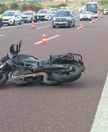 KAMYONA ARKADAN ÇARPAN MOTOSİKLET SÜRÜCÜSÜ HAYATINI KAYBETTİ