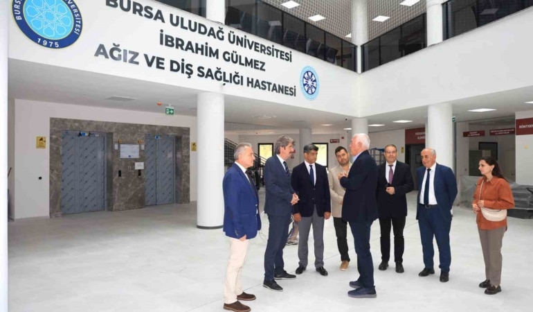 BURSA ULUDAĞ ÜNİVERSİTESİ (BUÜ) KAMPÜSÜNDE YAPIMI HIZLA DEVAM EDEN VE KENTİN SAĞLIK ALTYAPISINA ÖNEMLİ BİR KATKI SAĞLAYACAK OLAN BUÜ İBRAHİM GÜLMEZ AĞIZ VE DİŞ SAĞLIĞI HASTANESİ İNŞAATINDA ÇALIŞMALAR TÜM HIZIYLA SÜRÜYOR.