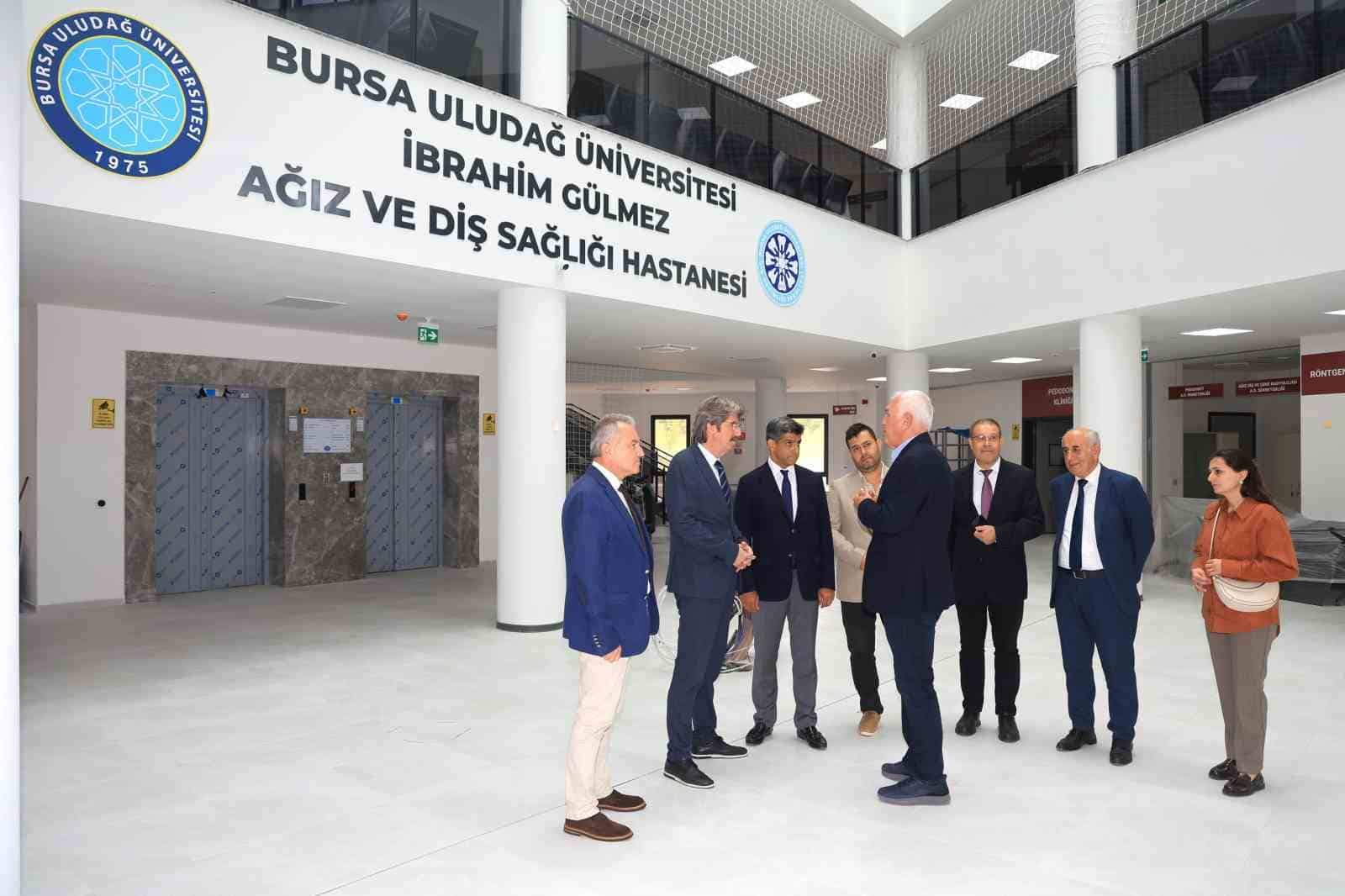 BURSA ULUDAĞ ÜNİVERSİTESİ (BUÜ) KAMPÜSÜNDE YAPIMI HIZLA DEVAM EDEN VE KENTİN SAĞLIK ALTYAPISINA ÖNEMLİ BİR KATKI SAĞLAYACAK OLAN BUÜ İBRAHİM GÜLMEZ AĞIZ VE DİŞ SAĞLIĞI HASTANESİ İNŞAATINDA ÇALIŞMALAR TÜM HIZIYLA SÜRÜYOR.