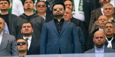 BURSASPOR BAŞKANI ENES ÇELİK, BATMAN DEPLASMANINDAKİ TARAFTAR YASAĞIYLA İLGİLİ YAPTIĞI AÇIKLAMADA, "DEPLASMAN TRİBÜNÜNÜ KENDİ TARAFTARIMIZA AÇARIZ" DEDİ.