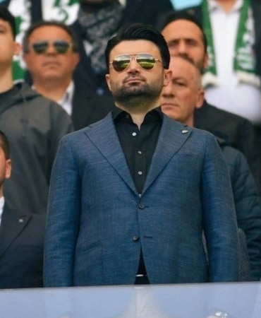 BURSASPOR BAŞKANI ENES ÇELİK, BATMAN DEPLASMANINDAKİ TARAFTAR YASAĞIYLA İLGİLİ YAPTIĞI AÇIKLAMADA, "DEPLASMAN TRİBÜNÜNÜ KENDİ TARAFTARIMIZA AÇARIZ" DEDİ.