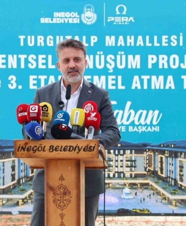 BURSA BÜYÜKŞEHİR BELEDİYE BAŞKAN VEKİLİ ŞAHİN BİBA, ÇAĞIN GEREKLERİNE UYGUN, AFET RİSKLERİNE KARŞI DAHA DAYANIKLI VE GÜVENLİ YAPILAR ÜRETİLMESİ GEREKTİĞİNİN ALTINI ÇİZDİ.