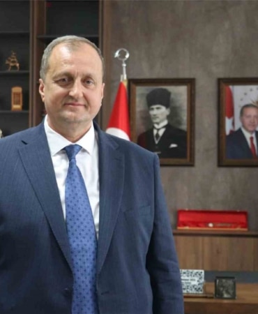 ORC ARAŞTIRMA TARAFINDAN PAYLAŞILAN "BURSA İLİ YEREL YÖNETİMLER PERFORMANS ÖLÇÜMÜ-BELEDİYE BAŞKANLARININ GENEL MEMNUNİYET DÜZEYİ" ÇALIŞMASININ SONUÇLARINA GÖRE, İZNİK BELEDİYE BAŞKANI KAĞAN MEHMET USTA YÜZDE 59,7 GENEL MEMNUNİYET ORANIYLA ARAŞTIRMADA YER ALAN BELEDİYE BAŞKANLARI ARASINDA İLK SIRADA YER ALDI.
