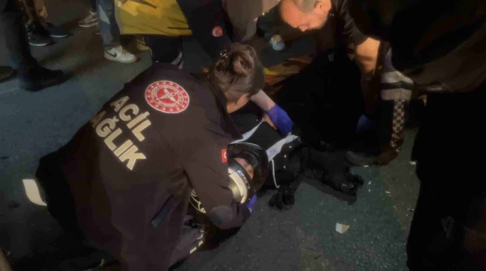 BURSA’DA MOTOSİKLET İLE MİNİBÜSÜN ÇARPIŞTIĞI KAZADA 18 YAŞINDAKİ MOTOSİKLET SÜRÜCÜSÜ AĞIR YARALANDI. MİNİBÜSTE YOLCU BULUNMAMASI OLASI BİR FACİAYI ÖNLEDİ. GÖKÇİN ÖDÜL/BURSA-İHA