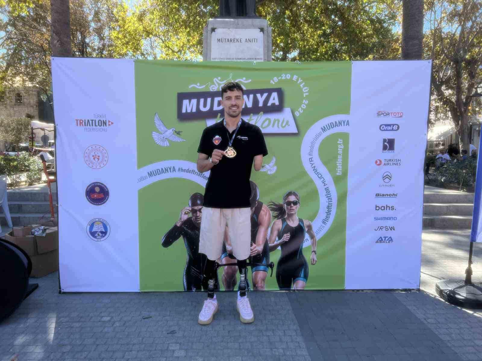 2026 MUDANYA TRİATLONU TÜRKİYE KUPASI FİNALİ’NDE MÜCADELE EDEN MUHAMMED ALİ AYDIN, AZMİ VE SPOR TUTKUSU İLE ORGANİZASYONUN DİKKAT ÇEKEN İSİMLERİNDEN OLDU.