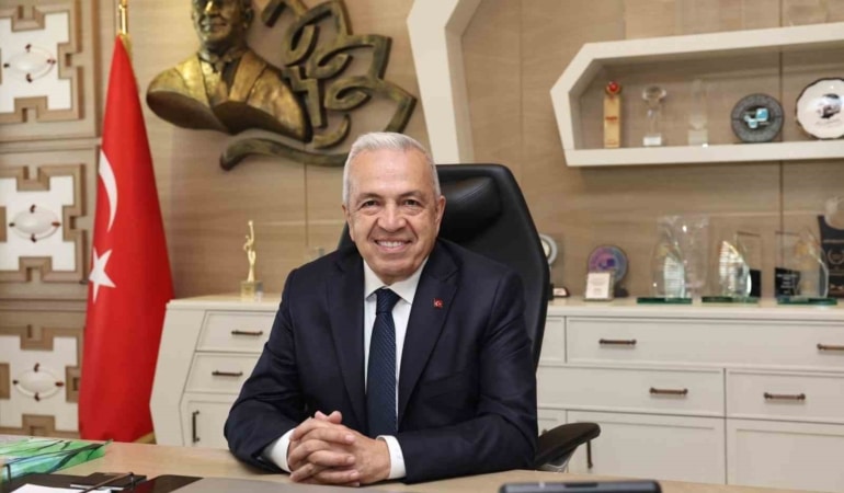 NİLÜFER BELEDİYESİ’NİN BAL-GÖÇ İŞ BİRLİĞİYLE DÜZENLEDİĞİ 14. NİLÜFER BALKAN PANAYIRI 26-27 EYLÜL TARİHLERİNDE BALKAN MAHALLESİ MELİSA PARKI YANINDA GERÇEKLEŞTİRİLECEK. İKİ GÜN SÜRECEK ETKİNLİKLE SUZAN KARDEŞ, MUTLU DİNAR, CEREN TOKSÖZ VE DJORDAN GİBİ SANATÇILARIN YANI SIRA HALK DANSLARI TOPLULUKLARI DA SAHNE ALACAK. NİLÜFER BELEDİYESİ, KENTİN GELENEKSEL BULUŞMALARINDAN BİRİ HALİNE GELEN NİLÜFER BALKAN PANAYIRI’NIN 14’ÜNCÜSÜNÜ BU YIL YENİ ADRESİNDE VATANDAŞLARLA BULUŞTURUYOR. 26-27 EYLÜL TARİHLERİNDE BALKAN MAHALLESİ MELİSA PARKI YANINDAKİ ALANDA DÜZENLENECEK OLAN PANAYIR; KONSERLER, DANS GÖSTERİLERİ VE KÜLTÜREL ETKİNLİKLERLE İKİ GÜN BOYUNCA SÜRECEK.