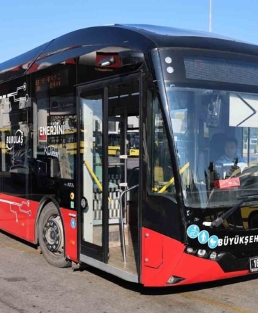 BURSA BÜYÜKŞEHİR BELEDİYESİ TARAFINDAN BURSA’YA KAZANDIRILAN 4 TANE ELEKTRİKLİ OTOBÜS TERMİNAL HATTINDA HİZMETE BAŞLADI