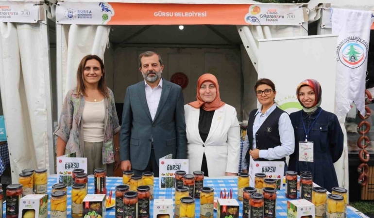 MERİNOS PARK'TA GERÇEKLEŞEN FESTİVALDE, GÜRSU BELEDİYESİ DE LEZZET DOLU BİR STANT İLE YERİNİ ALDI.