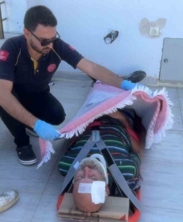 BURSA’DA TADİLAT ÇALIŞMASI SIRASINDA DENGESİNİ KAYBEDEN İŞÇİ, DUBLEKS DAİRENİN BALKONUNA DÜŞEREK AĞIR YARALANDI. GÖKÇİN ÖDÜL/BURSA-İHA