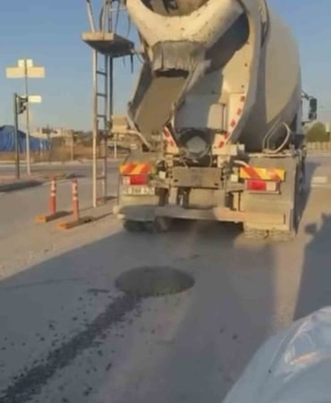 BURSA’DA YOLA BETON DÖKEN MİKSER SÜRÜCÜSÜNE TEPKİ