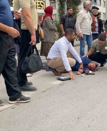 İNEGÖL İLÇESİNDE ÖZEL HALK OTOBÜSÜNÜN ÇARPTIĞI YAŞLI KADIN AĞIR YARALANDI.