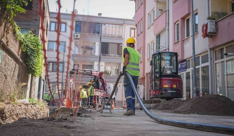 GÜNEY MARMARA’DA 5 MİLYONUN ÜZERİNDE NÜFUSA ELEKTRİK DAĞITIM HİZMETİ SUNAN UEDAŞ, BURSA, BALIKESİR, ÇANAKKALE VE YALOVA’DA ENERJİ ALTYAPISININ GÜÇLENDİRİLMESİNE YÖNELİK YATIRIMLARINI SÜRDÜRÜYOR.