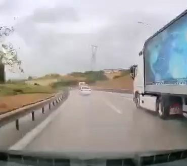 KAZA ANI KAMERAYA YANSIDI.