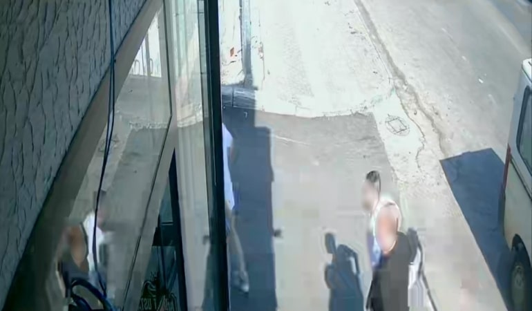 SALDIRI ANLARI GÜVENLİK KAMERASINA YANSIDI.