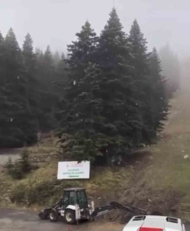 BURSA'DA KIŞ TURİZMİNİN ÖNEMLİ MERKEZLERİNDEN ULUDAĞ'A SEZONUN İLK KARI YAĞDI.