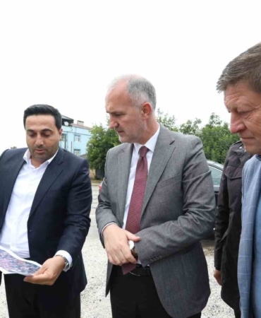 İNEGÖL BELEDİYESİ, KURŞUNLU MAHALLESİNDE YAPILAŞMANIN BAŞLADIĞI BÖLGELERDE 8 SOKAKTA 1300 METRE UZUNLUĞUNDA SATHİ KAPLAMA ÇALIŞMASI GERÇEKLEŞTİRDİ.