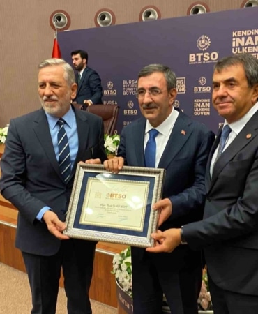 CUMHURBAŞKANI YARDIMCISI CEVDET YILMAZ, TÜRKİYE YÜZYILI BULUŞMALARI KAPSAMINDA GELDİĞİ BURSA’DA İŞ DÜNYASININ TEMSİLCİLERİYLE BİR ARAYA GELDİ.