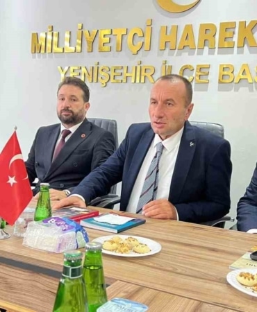 MİLLİYETÇİ HAREKET PARTİSİ (MHP) BURSA İL BAŞKANI MEHMET EMİN ÖZCANBAZ, BERABERİNDEKİ İL YÖNETİM KURULU ÜYELERİ VE BURSA BÜYÜKŞEHİR BELEDİYESİ BAŞKAN VEKİLİ İSMAİL ŞENOL İLE BİRLİKTE MHP YENİŞEHİR İLÇE BAŞKANLIĞI’NI ZİYARET ETTİ.