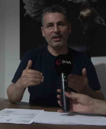 BURSA’DA EV SAHİBİ OLMA HAYALİYLE YILLARCA KOOPERATİFE ÖDEME YAPAN YAKLAŞIK 260 SAĞLIK ÇALIŞANI, İDDİAYA GÖRE AYNI KONUTLARIN BİRDEN FAZLA KİŞİYE SATILMASI VE YETERLİ SAYIDA KONUT BULUNMAMASI NEDENİYLE MAĞDUR OLDU. KOOPERATİF BAŞKANLIĞI'NI DEVRALAN KADİR BÜYÜKAÇIKGÖZ, SAĞLIK ÇALIŞANLARININ BUGÜN İTİBARIYLA KİŞİ BAŞI YAKLAŞIK 15 MİLYON LİRA ZARARLA KARŞI KARŞIYA OLDUĞUNU ÖNE SÜRERKEN, KOOPERATİFLE İLGİSİ OLMAYAN YAKLAŞIK 170 KİŞİNİN DE AYNI PROJEDEN KONUT SATIN ALMAK İÇİN ÖDEME YAPTIĞINI VE PARALARIN KISA SÜRE İÇERİSİNDE FARKLI HESAPLARA AKTARILDIĞINI DİLE GETİRDİ.