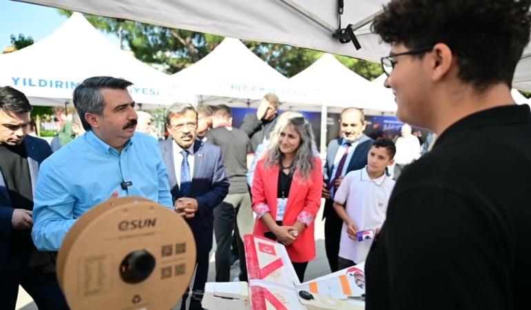 YILDIRIM BELEDİYESİ, BURSA İL MİLLİ EĞİTİM MÜDÜRLÜĞÜ TARAFINDAN BİLİM ŞENLİKLERİ DESTEKLEME PROGRAMI KAPSAMINDA DÜZENLENEN BURSA BİLİM ŞENLİĞİ: BİLİMFEST’İN İLK ETABINA EV SAHİPLİĞİ YAPTI.