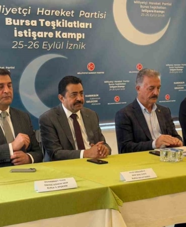MİLLİYETÇİ HAREKET PARTİSİ (MHP) BURSA TEŞKİLATLARI TARAFINDAN DÜZENLENEN İSTİŞARE KAMPI BURSA'NIN İZNİK İLÇESİNDEKİ DSİ TESİSLERİ'NDE GERÇEKLEŞTİRİLDİ. KAMPA MHP GENEL SEKRETERİ VE BURSA MİLLETVEKİLİ İSMET BÜYÜKATAMAN, MHP BURSA MİLLETVEKİLİ FEVZİ ZIRHLIOĞLU, MHP BURSA İL BAŞKANI MEHMET EMİN ÖZCANBAZ İLE ÇOK SAYIDA TEŞKİLAT MENSUBU KATILDI.