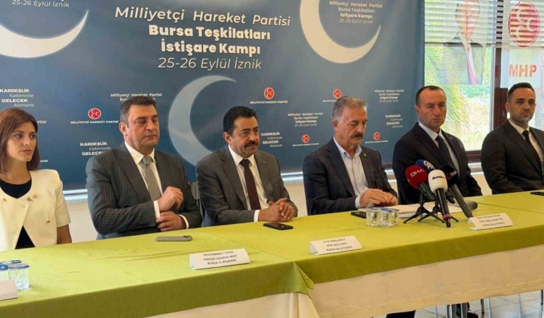 MİLLİYETÇİ HAREKET PARTİSİ (MHP) BURSA TEŞKİLATLARI TARAFINDAN DÜZENLENEN İSTİŞARE KAMPI BURSA'NIN İZNİK İLÇESİNDEKİ DSİ TESİSLERİ'NDE GERÇEKLEŞTİRİLDİ. KAMPA MHP GENEL SEKRETERİ VE BURSA MİLLETVEKİLİ İSMET BÜYÜKATAMAN, MHP BURSA MİLLETVEKİLİ FEVZİ ZIRHLIOĞLU, MHP BURSA İL BAŞKANI MEHMET EMİN ÖZCANBAZ İLE ÇOK SAYIDA TEŞKİLAT MENSUBU KATILDI.