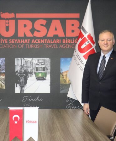 TÜRKİYE SEYAHAT ACENTALARI BİRLİĞİ (TÜRSAB) YÖNETİM KURULU BAŞKAN YARDIMCISI VE BURKON TURİZM YÖNETİM KURULU BAŞKANI HASAN EKER, HER YIL 27 EYLÜL’DE KUTLANAN DÜNYA TURİZM GÜNÜ DOLAYISIYLA TURİZM SEKTÖRÜNÜN 2026 YILINDAKİ GÖRÜNÜMÜNÜ DEĞERLENDİRDİ.