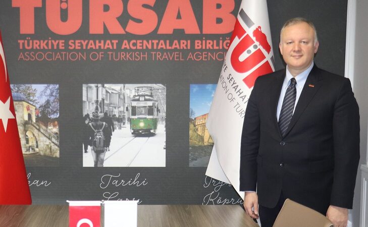 TÜRKİYE SEYAHAT ACENTALARI BİRLİĞİ (TÜRSAB) YÖNETİM KURULU BAŞKAN YARDIMCISI VE BURKON TURİZM YÖNETİM KURULU BAŞKANI HASAN EKER, HER YIL 27 EYLÜL’DE KUTLANAN DÜNYA TURİZM GÜNÜ DOLAYISIYLA TURİZM SEKTÖRÜNÜN 2026 YILINDAKİ GÖRÜNÜMÜNÜ DEĞERLENDİRDİ.
