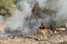 BURSA'NIN MUDANYA İLÇESİ ORMANLIK ALANDA YAKILAN ATEŞİN ÇEVREDEKİ KURU OT VE AĞAÇLARI TUTUŞTURMASIYLA BAŞLAYAN YANGIN, YUNUS EKİPLERİNİN DEVRİYE SIRASINDA DUMANLARI FARK ETMESİ SAYESİNDE BÜYÜMEDEN SÖNDÜRÜLDÜ.