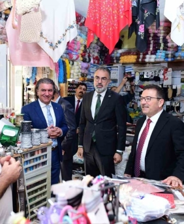 TÜRKİYE YÜZYILI BULUŞMALARI KAPSAMINDA KESTEL’E GELEN ÖNCEKİ DÖNEM İÇİŞLERİ BAKANI VE AK PARTİ ERZURUM MİLLETVEKİLİ SELAMİ ALTINOK, KESTEL BELEDİYE BAŞKANI FERHAT EROL İLE BİRLİKTE İLÇEDE ESNAF, SANAYİCİ, MAHALLE SAKİNLERİ, ŞEHİT AİLESİ VE SİVİL TOPLUM KURULUŞLARINI ZİYARET ETTİ.