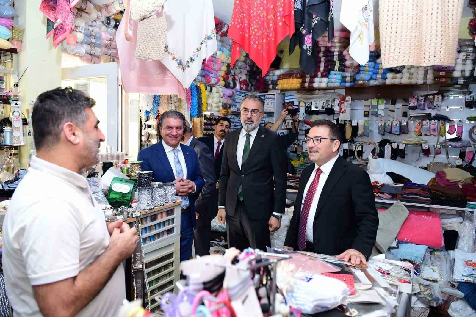 TÜRKİYE YÜZYILI BULUŞMALARI KAPSAMINDA KESTEL’E GELEN ÖNCEKİ DÖNEM İÇİŞLERİ BAKANI VE AK PARTİ ERZURUM MİLLETVEKİLİ SELAMİ ALTINOK, KESTEL BELEDİYE BAŞKANI FERHAT EROL İLE BİRLİKTE İLÇEDE ESNAF, SANAYİCİ, MAHALLE SAKİNLERİ, ŞEHİT AİLESİ VE SİVİL TOPLUM KURULUŞLARINI ZİYARET ETTİ.