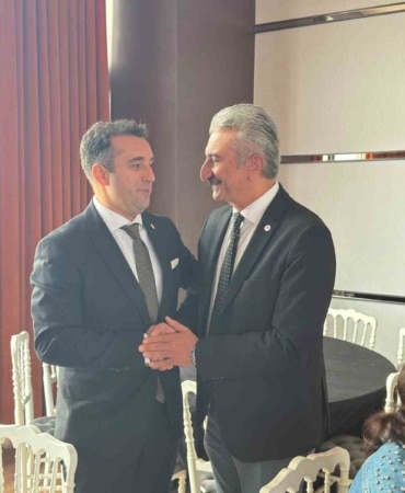 YENİ PARTİ NİLÜFER İLÇE BAŞKANLIĞI SEÇİMİNDE AHMET EREN MEMİÇ İLE YASEMİN ADALI’NIN YARIŞTIĞI SEÇİM SONUÇLANDI. TOPLAM BİN 243 OYUN KULLANILDIĞI SEÇİMDE AHMET EREN MEMİÇ 812 OY ALARAK SEÇİMİ ÖNDE TAMAMLADI. SEÇİMDE DİKKAT ÇEKEN DETAY İSE PROTESTO OYLARI OLDU.