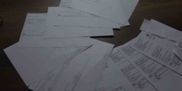 BURSA'DA KONUT YAPMA VAADİYLE VATANDAŞLARDAN PARA TOPLADIKLARI VE KOOPERATİF HESABINDAKİ YAKLAŞIK 1 MİLYAR 400 MİLYON LİRAYI KENDİ HESAPLARINA AKTARDIKLARI İDDİA EDİLEN ŞÜPHELİLERE YÖNELİK SORUŞTURMADA YENİ GELİŞME YAŞANDI.