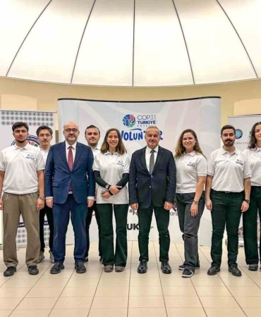 ANTALYA'DA GERÇEKLEŞTİRİLECEK 31. BİRLEŞMİŞ MİLLETLER İKLİM DEĞİŞİKLİĞİ KONFERANSI (COP31) SÜRECİ KAPSAMINDA DÜZENLENEN "COP31 TÜRKİYE GÖNÜLLÜLÜK PROGRAMI ÜNİVERSİTE BULUŞMASI", BURSA ULUDAĞ ÜNİVERSİTESİ (BUÜ) EV SAHİPLİĞİNDE YAPILDI.
