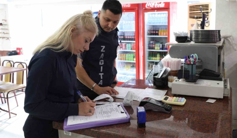 NİLÜFER BELEDİYESİ EKİPLERİ, BURSA ULUDAĞ ÜNİVERSİTESİ YERLEŞKESİNDE FAALİYET GÖSTEREN GIDA İŞLETMELERİNE KAPSAMLI DENETİM GERÇEKLEŞTİRDİ.