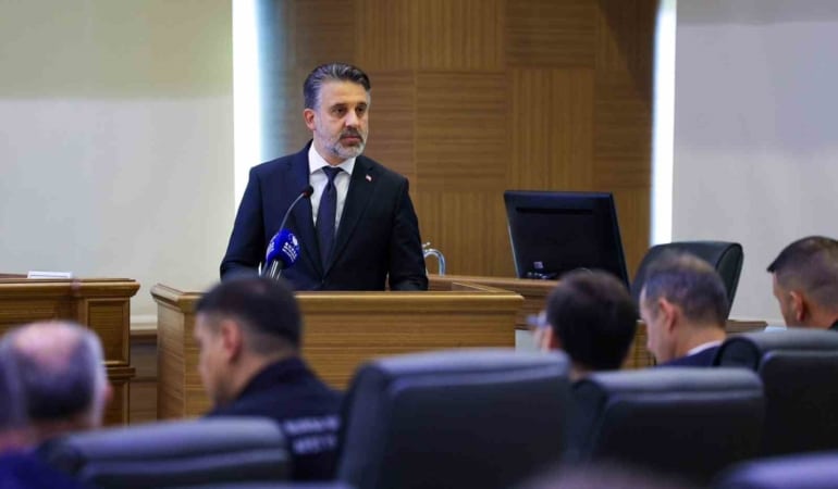 BURSA BÜYÜKŞEHİR BELEDİYE BAŞKAN VEKİLİ ŞAHİN BİBA, ‘BURSA AFET VE KENTSEL DİRENÇLİLİK BEYANNAMESİ’Nİ ŞEHRİN ‘AFET ANAYASASI’ HALİNE GETİRMEK İSTEDİKLERİNİ BELİRTEREK "BİLİMİN VE ORTAK AKLIN REHBERLİĞİNDE BU İRADEYİ BİRLİKTE BÜYÜTELİM" DEDİ.
