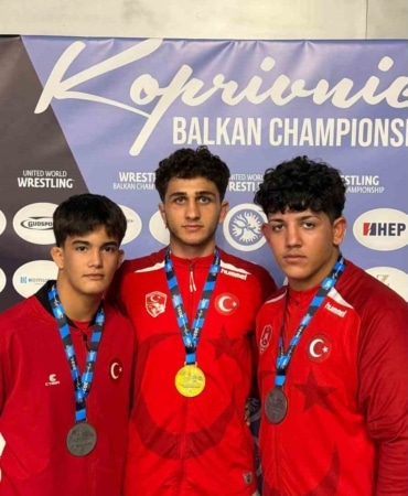 BURSA BÜYÜKŞEHİR BELEDİYESPOR KULÜBÜ SPORCULARI, HIRVATİSTAN'DA GERÇEKLEŞTİRİLEN YILDIZLAR BALKAN GÜREŞ ŞAMPİYONASI’NDA 3 MADALYA KAZANDI.