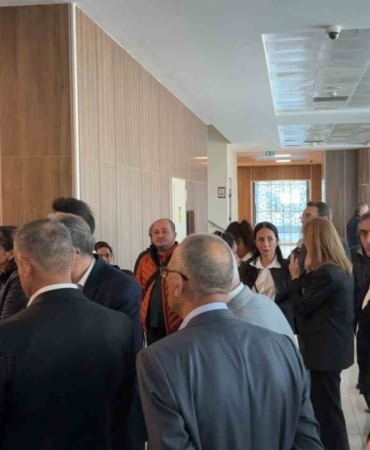 BURSA'DA MUSTAFA BOZBEY VE TURGAY ERDEM'İN DE ARALARINDA BULUNDUĞU 63 SANIKLI DAVANIN İKİNCİ DURUŞMASI BAŞLADI.