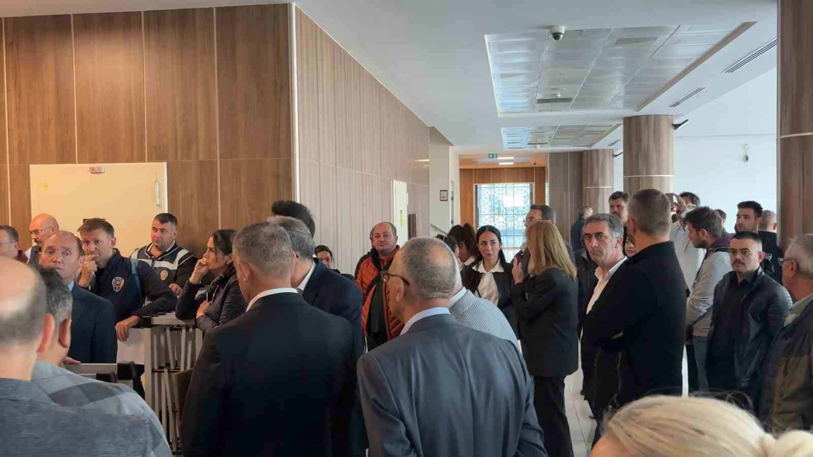 BURSA'DA MUSTAFA BOZBEY VE TURGAY ERDEM'İN DE ARALARINDA BULUNDUĞU 63 SANIKLI DAVANIN İKİNCİ DURUŞMASI BAŞLADI.