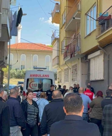 GEMLİK İLÇESİNDE YAŞLI ÇİFT, YAKINLARI TARAFINDAN EVLERİNDE ÖLÜ BULUNDU.