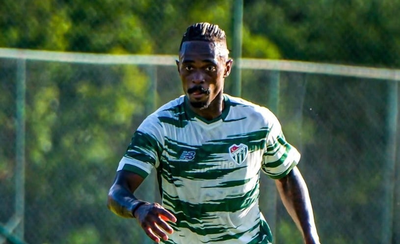 BURSASPOR’DA LİNCOLN HENRİQUE’NİN SAĞ ADDÜKTÖR LONGUS KASINDA GERİLME VE ÖDEM TESPİT EDİLDİ. BREZİLYALI FUTBOLCUNUN YAKLAŞIK 10 GÜN SAHALARDAN UZAK KALMASI ÖNGÖRÜLÜYOR.