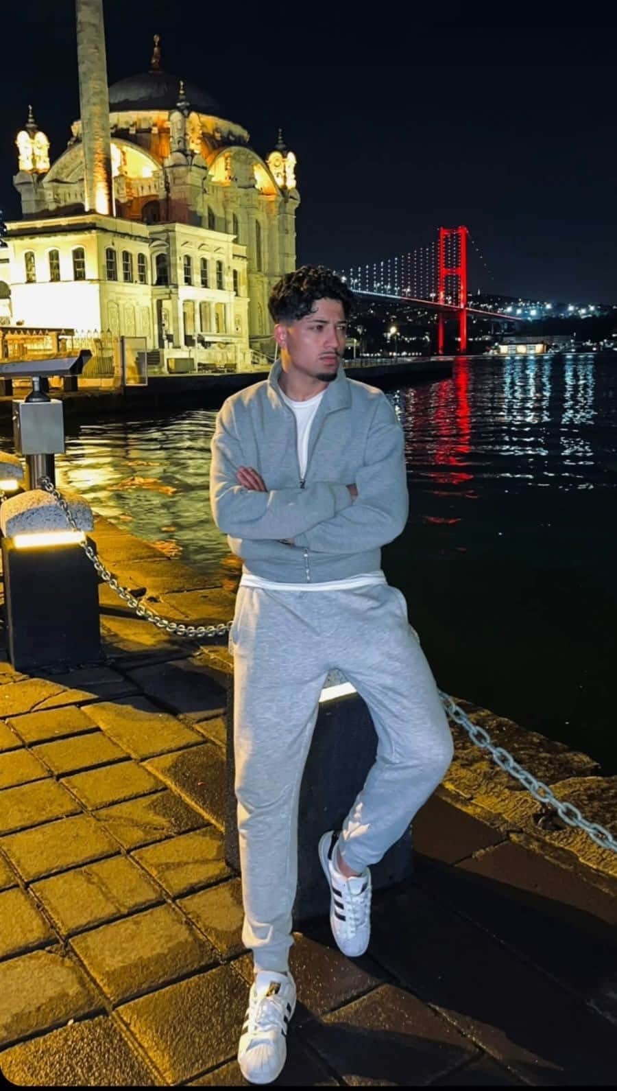 KARACABEY’DE 5 EKİM’DE MEYDANA GELEN VE GENÇ GÖKÇE ALKAN’IN HAYATINI KAYBETMESİYLE SONUÇLANAN CİNAYETİN ARDINDAN GÖZALTINA ALINAN 24 YAŞINDAKİ MUSTAFA BAĞ, KASTEN PLANLAYARAK ADAM ÖLDÜRME SUÇUNDAN ÇIKARILDIĞI NÖBETÇİ SULH CEZA HÂKİMLİĞİ TARAFINDAN TUTUKLANARAK CEZAEVİNE GÖNDERİLDİ.