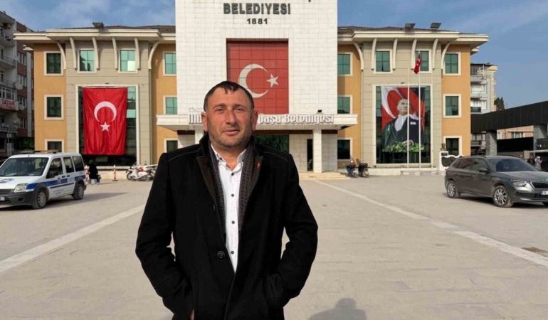 DÖLLÜK MAHALLESİ MUHTARI HASAN KARADUMAN
