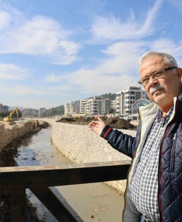 BURSA BÜYÜKŞEHİR BELEDİYESİ, ISLAH ÇALIŞMALARI KAPSAMINDA NİLÜFER İLÇESİNDE BULUNAN HASANAĞA VE ÜRÜNLÜ DERELERİNDE TAŞ DUVAR İMALATI GERÇEKLEŞTİRİYOR.