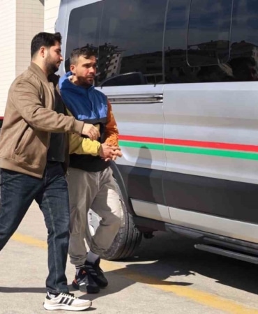 BURSA’NIN İNEGÖL İLÇESİNDE NARKOTİK EKİPLERİNİN TAKİBE ALDIĞI CENGİZ B., KAÇMAYA ÇALIŞIRKEN KOVALAMACA SONUCU YAKALANDI.