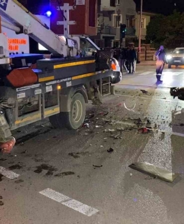 BURSA’NIN İNEGÖL İLÇESİNDE KAMYONET İLE MOTOSİKLETİN ÇARPIŞMASI SONUCU MEYDANA GELEN VE 21 YAŞINDAKİ KEMAL DERVİŞ’İN HAYATINI KAYBETTİĞİ KAZADA AĞIR YARALANAN 19 YAŞINDAKİ MUSTAFA CAN ÖZTÜRK'TE YAPILAN TÜM MÜDAHALELERE RAĞMEN KURTARILAMADI.