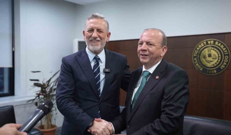 BURSA TİCARET VE SANAYİ ODASI'NDA (BTSO) 13 YILLIK BAŞKANLIK DÖNEMİNİ TAMAMLAYAN İBRAHİM BURKAY, YENİ BAŞKAN ÖZER MATLI'YI TEBRİK EDEREK, YENİ DÖNEMDE BAŞARILAR DİLEDİ.