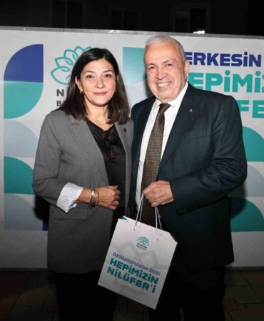 "ŞADİ BAŞKAN'LA AKŞAM ÇAYI" BULUŞMALARININ SON DURAĞI ÜÇEVLER MAHALLESİ OLDU. VATANDAŞLARIN TALEP VE ÖNERİLERİNİ DİNLEYEN BAŞKAN ŞADİ ÖZDEMİR, "KİMSEYİ AYRIŞTIRMADAN, KİŞİYE GÖRE DEĞİL, KURALLARA GÖRE YÖNETİLEN BİR NİLÜFER İÇİN ÇALIŞIYORUZ" DEDİ.