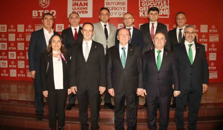 ÖZER MATLI BAŞKANLIĞINDAKİ YENİ YÖNETİM KURULUNDA ABİDİN ŞAKİR ÖZEN, SİNAN TOPUK, MURAT ÇAĞLAR, OSMAN GÜLER, SAFA YAŞAR ÇELİK, SEYFULLAH BAYLAN, SAVAŞ KESKİN, MEHMET ZAHİT YANAR, ELİF ÖZHAN VE ZEKİ EKER YER ALDI.