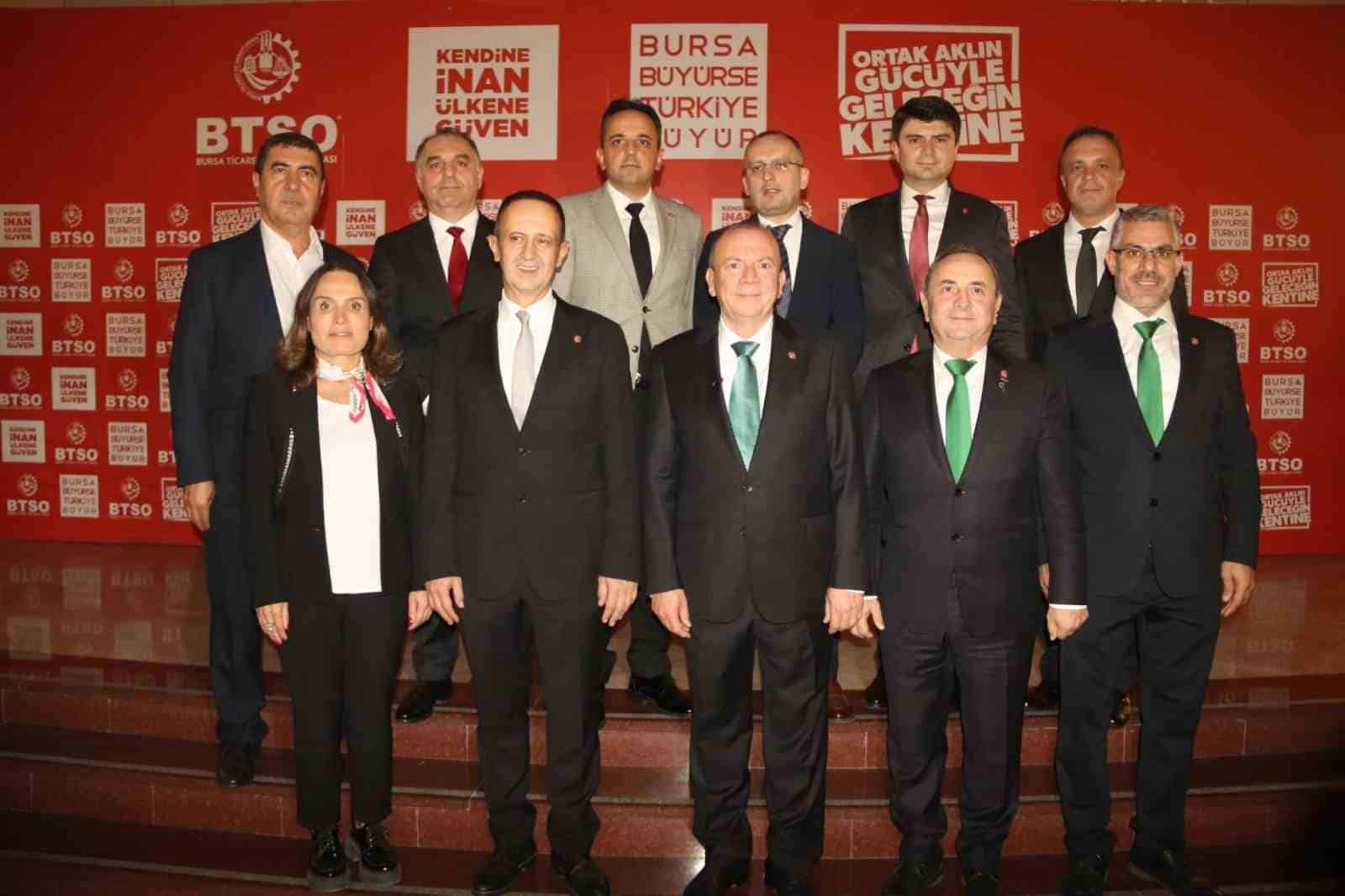 ÖZER MATLI BAŞKANLIĞINDAKİ YENİ YÖNETİM KURULUNDA ABİDİN ŞAKİR ÖZEN, SİNAN TOPUK, MURAT ÇAĞLAR, OSMAN GÜLER, SAFA YAŞAR ÇELİK, SEYFULLAH BAYLAN, SAVAŞ KESKİN, MEHMET ZAHİT YANAR, ELİF ÖZHAN VE ZEKİ EKER YER ALDI.